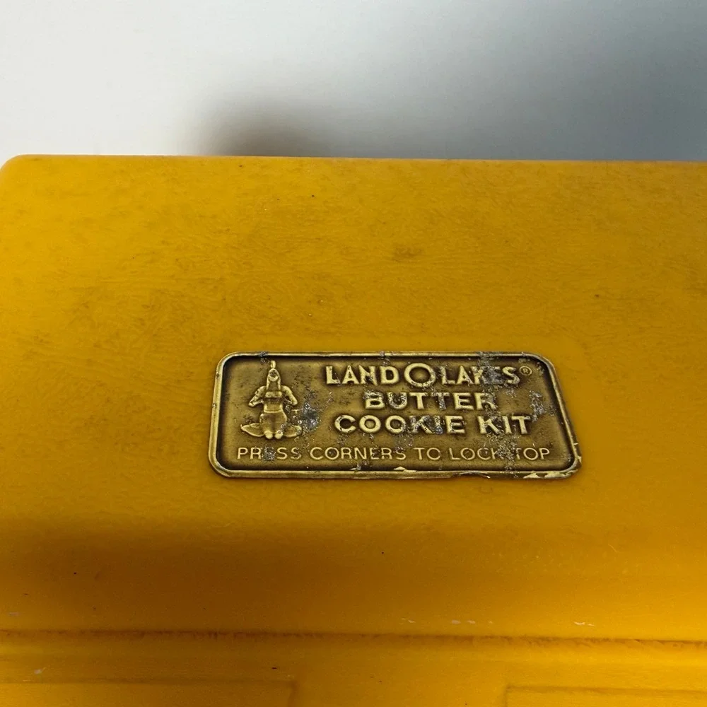Vintage Land O Lakes Butter Cookie Kit Yellow Plastic Box Sterling Plastics 529